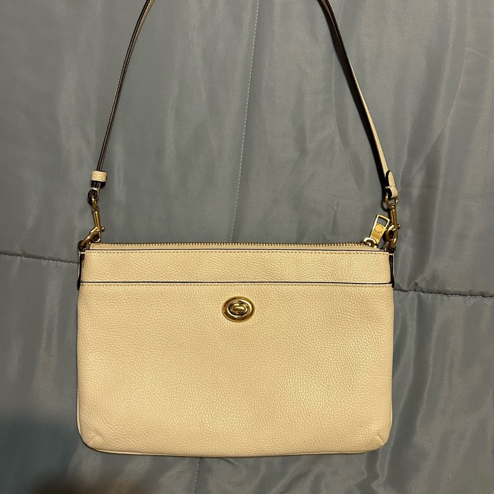 Vintage Coach Polly crossbody purse w/ pebbled leather in cream and brown lining